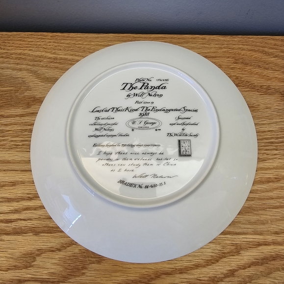 Panda Collector's Plate Last of Their Kind: The Endangered Species 1988 - Picture 2 of 2